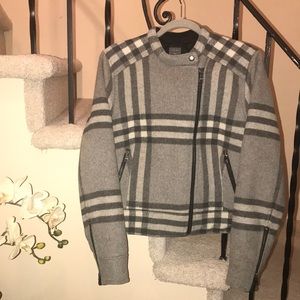 Wool jacket with front zipper. Very warm.